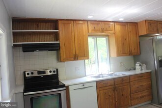 48977 Chisleytown Rd in Saint Inigoes, MD - Building Photo - Building Photo
