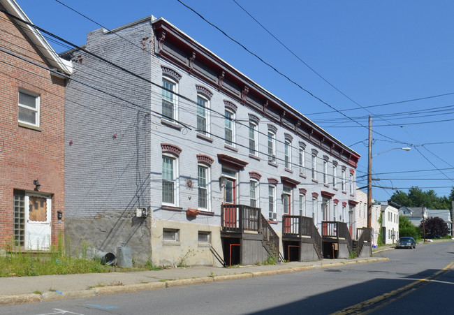 1393 15th St in Troy, NY - Building Photo - Building Photo