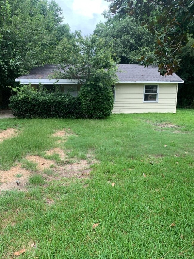 2041 Mona Lisa Dr in Montgomery, AL - Building Photo - Building Photo