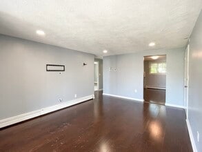 4 Woodcrest Ct in Weymouth, MA - Building Photo - Building Photo