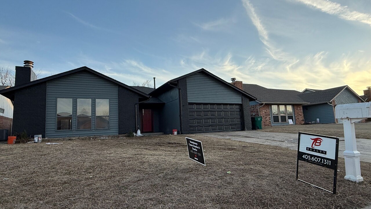 8324 NW 109th Terrace in Oklahoma City, OK - Building Photo