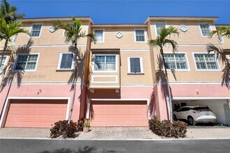 104 Harbors Way in Boynton Beach, FL - Building Photo - Building Photo