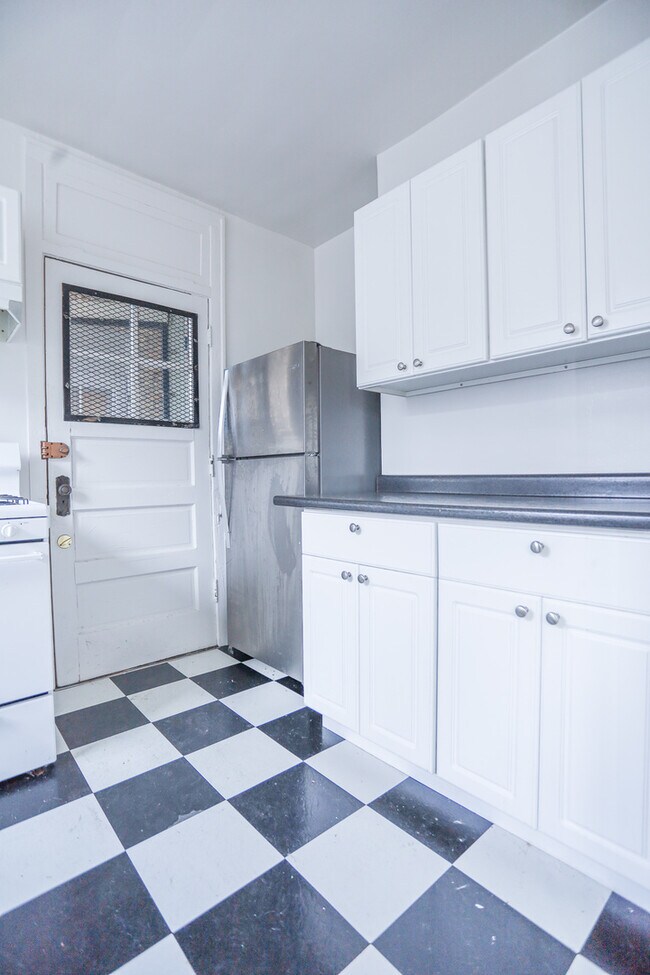 4250 N Clark St in Chicago, IL - Building Photo - Building Photo