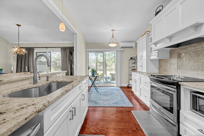 123 Heritage Vlg in Southbury, CT - Building Photo - Building Photo