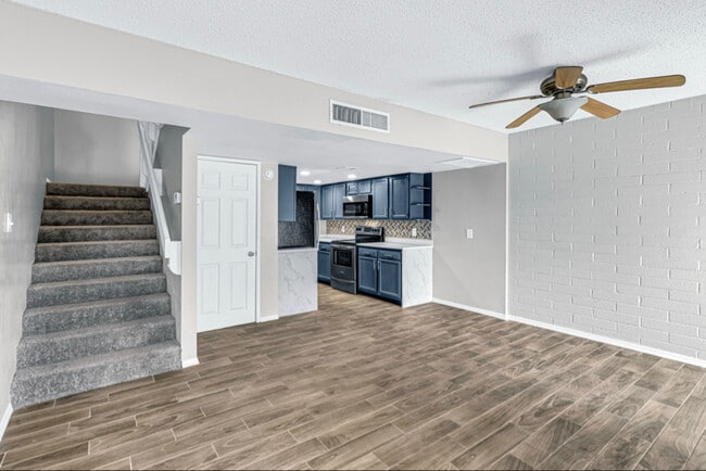 property at 1828 W Tuckey Ln