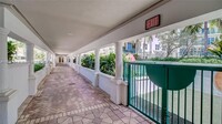 20000 E Country Club Dr, Unit 208 in Aventura, FL - Foto de edificio - Building Photo