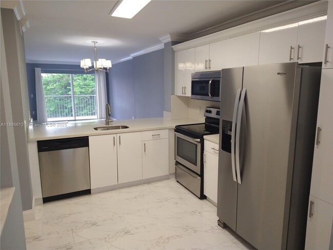 7817 Trent Dr in Tamarac, FL - Building Photo - Building Photo