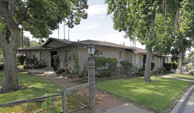 Lemon Normal Gardens Apartments in La Mesa, CA - Building Photo - Building Photo