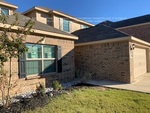 129 Magnolia Dr in Sanger, TX - Foto de edificio - Building Photo