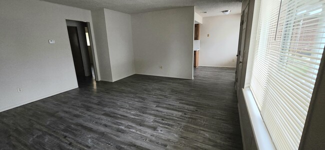 Fountain Plaza Apartments in Rogers, AR - Foto de edificio - Building Photo