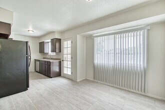 10720 Mc Allen Pl in El Paso, TX - Building Photo - Building Photo