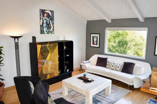 property at 11 Kilmer Ct