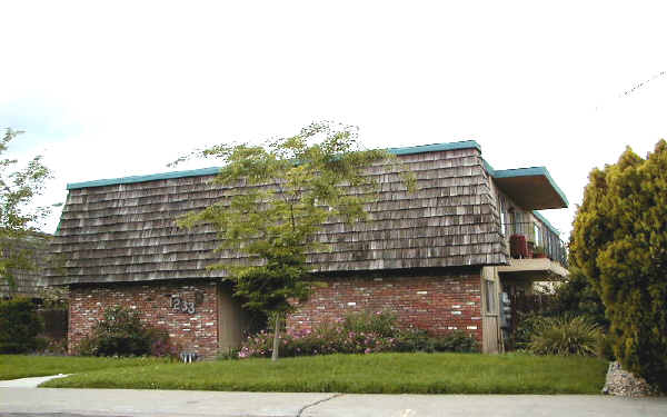 1229-1233 Jonas Ave in Sacramento, CA - Foto de edificio - Building Photo