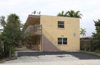 2915 Broadway Ave in West Palm Beach, FL - Foto de edificio - Building Photo