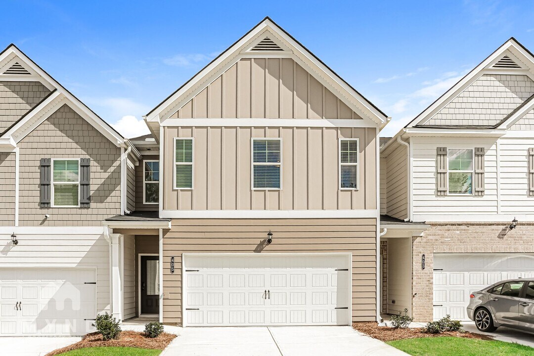 405 Camrose Ave in Union City, GA - Building Photo
