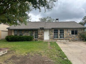 2117 Highwood Dr in Garland, TX - Building Photo