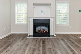 232 Galway Ln in Hampton, GA - Foto de edificio - Building Photo