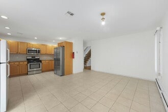 412B 1st St in Palisades Park, NJ - Building Photo - Building Photo