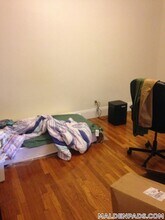 349 Pleasant St in Malden, MA - Foto de edificio - Building Photo