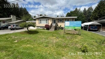 33333 Holland Ave in Abbotsford, BC - Building Photo
