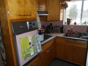 Garnet Road Apartments in Amherst, NY - Building Photo - Interior Photo