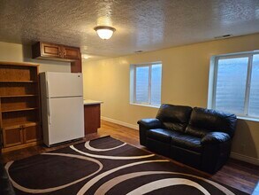 8771 S 1850 W, Unit Basement Apartment in West Jordan, UT - Foto de edificio - Building Photo