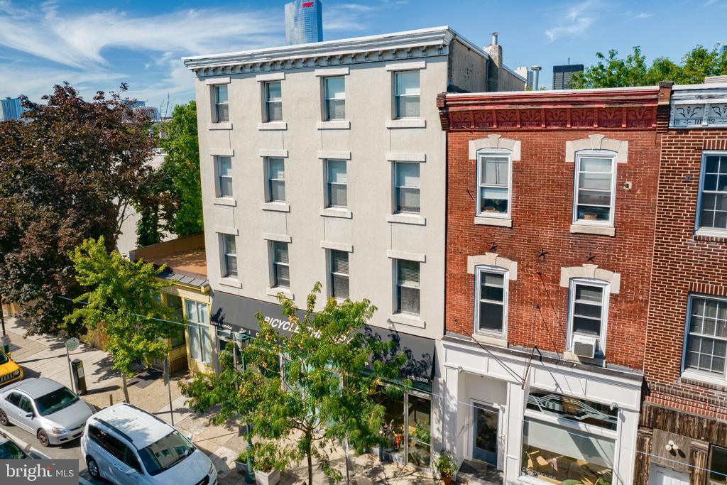 2211 South St in Philadelphia, PA - Building Photo