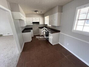 5015 Bringlewood Cove in Memphis, TN - Foto de edificio - Building Photo