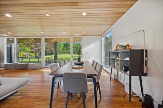 50 Sheldrake Rd in Scarsdale, NY - Building Photo - Building Photo