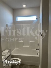 1204 Mission Hill Ln in Greenville, SC - Foto de edificio - Building Photo