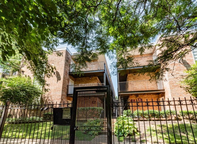 4636 N Beacon St, Unit 4612-3C