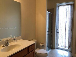 17000 SW 90th Terrace in Miami, FL - Building Photo - Building Photo