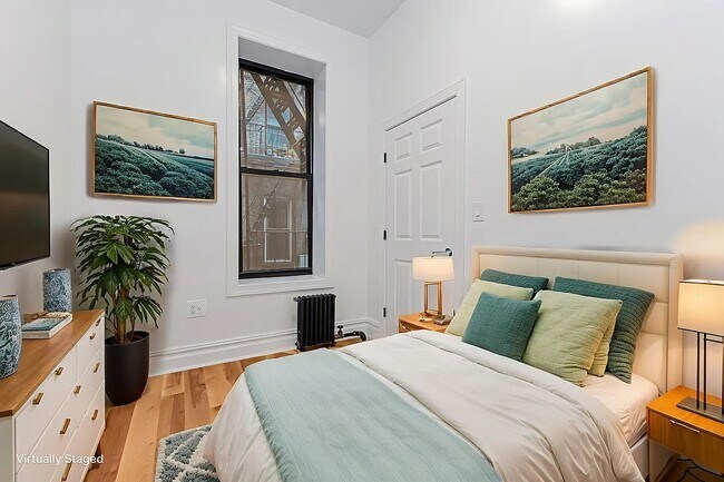 331 W 16th St in New York, NY - Foto de edificio - Building Photo