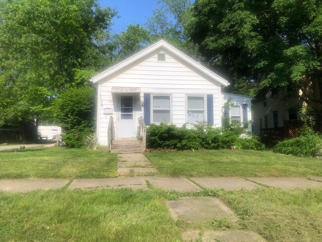 property at 1008 N Evans St