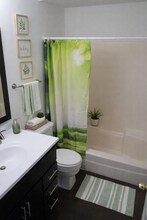 1331 E Ports O Call Dr, Unit 2W in Palatine, IL - Building Photo - Building Photo