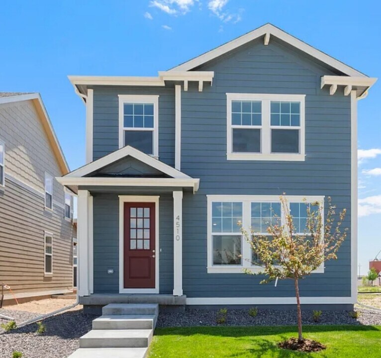 4510 Burl St in Timnath, CO - Foto de edificio