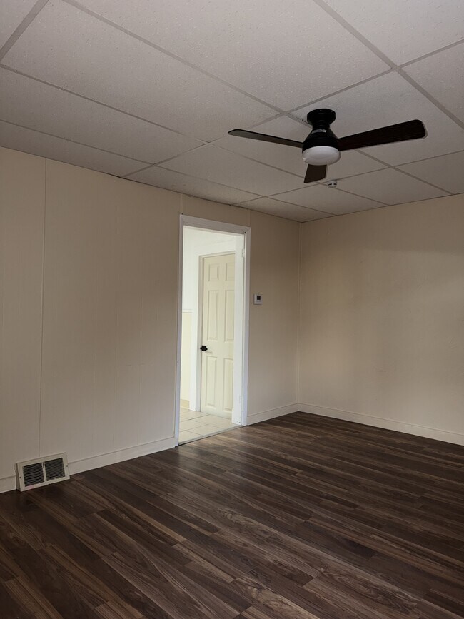 901 Cliff St in Braddock, PA - Building Photo - Building Photo