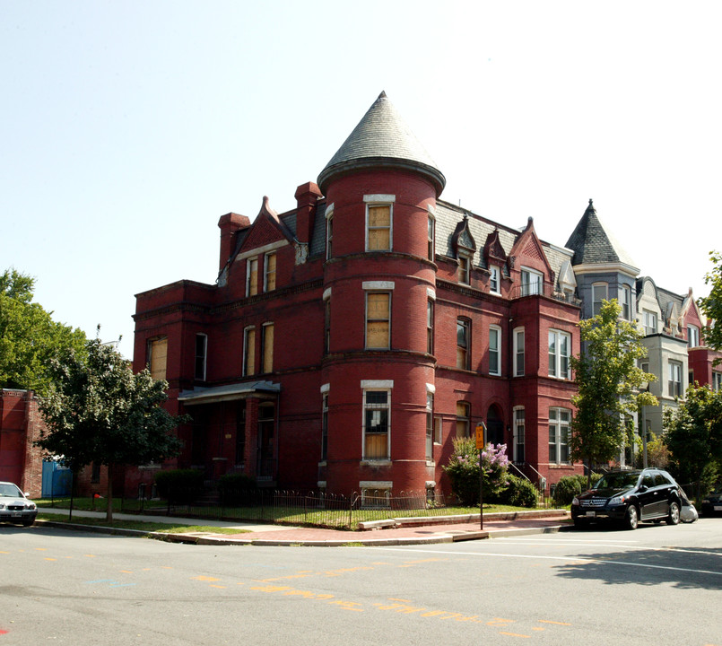 1819 10th St NW in Washington, DC - Building Photo