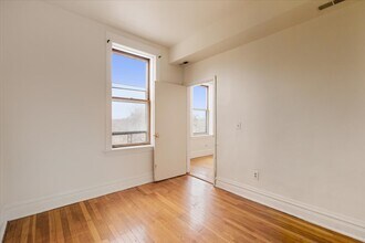 3133 W Augusta Blvd in Chicago, IL - Building Photo - Building Photo