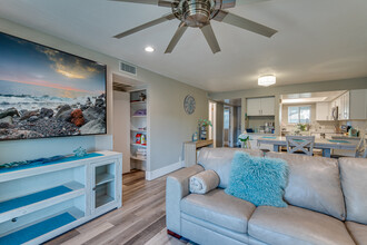 4150 E Cactus Rd, Unit 108 in Phoenix, AZ - Building Photo - Building Photo