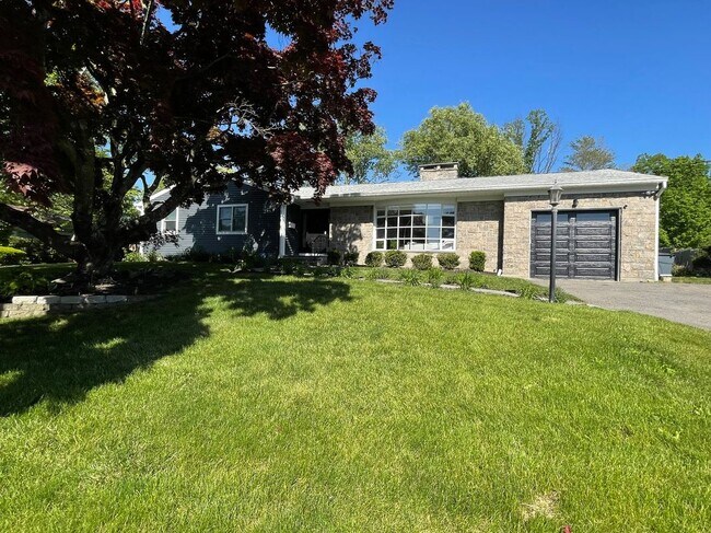 property at 5 Paddock Rd