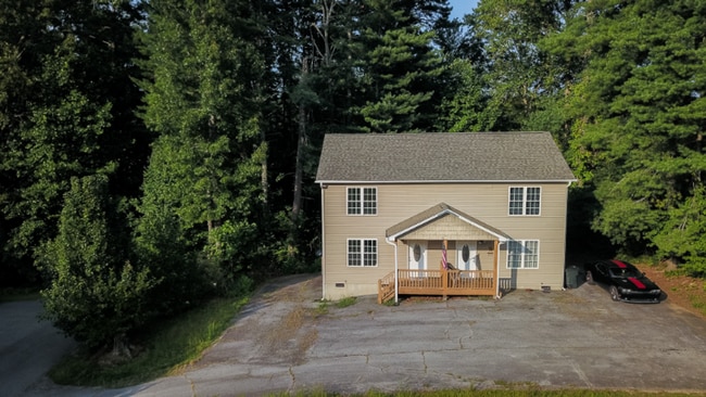 9 Taylor Rae Dr in Fletcher, NC - Building Photo - Building Photo