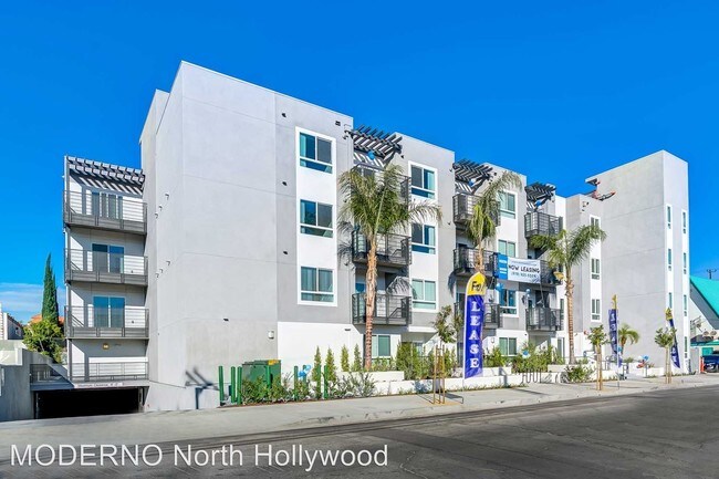 11721 Runnymede St in Los Angeles, CA - Building Photo - Building Photo