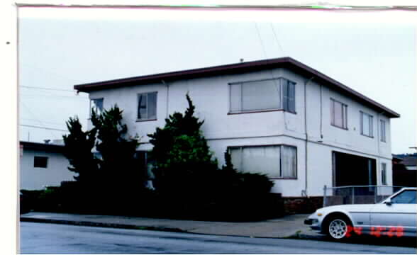 340 37th Ave in Richmond, CA - Building Photo