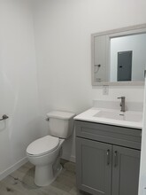 11616 Balboa Blvd in Granada Hills, CA - Foto de edificio - Building Photo