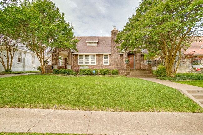 property at 2606 Cockrell Ave