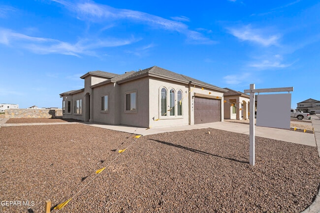 1041 Summer Lake St in Horizon City, TX - Building Photo - Building Photo