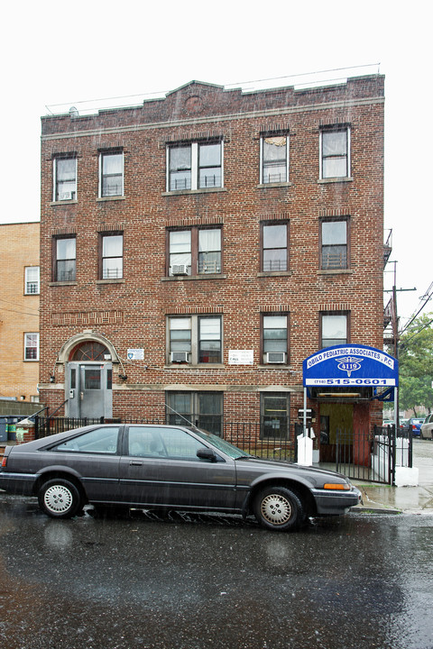4119 Barnes Ave in Bronx, NY - Building Photo
