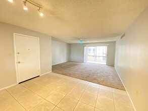 584 Orange Dr, Unit 107 in Altamonte Springs, FL - Building Photo - Building Photo