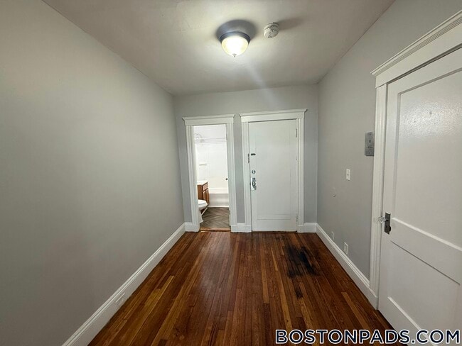 44 Estes St, Unit 6 in Lynn, MA - Building Photo - Building Photo